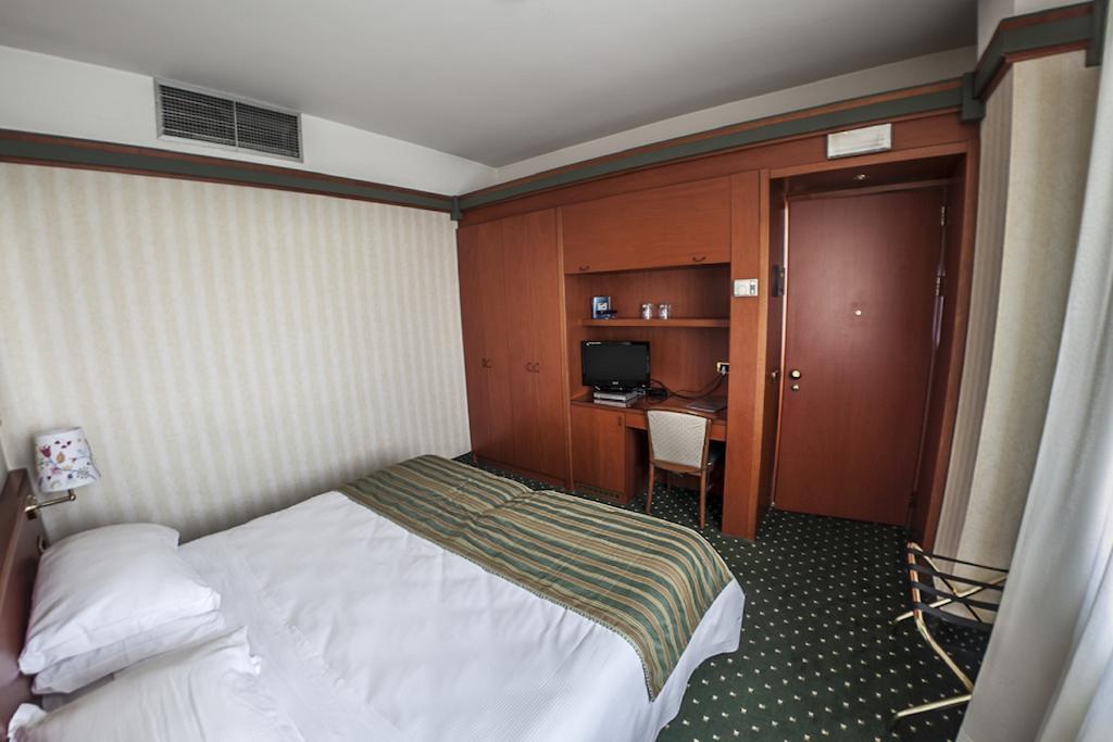 Jet Hotel, Sure Hotel Collection By Best Western ガッララーテ エクステリア 写真